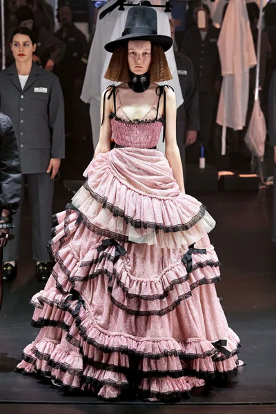 Look 15